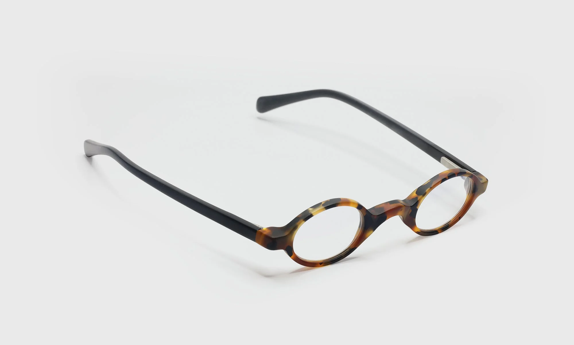Old Money Color 19 -  Matte Tortoise Front with Black Temples - Image 3