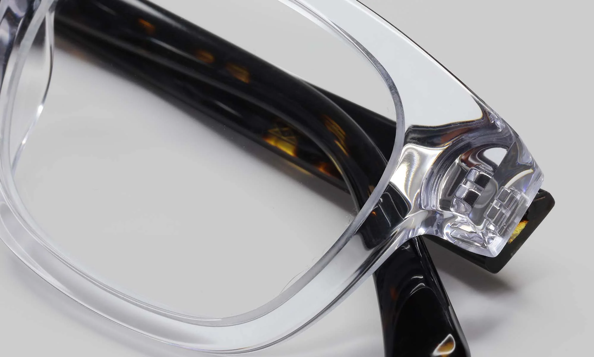 Biff Narrow Color 20 - Crystal Front with Demi Tortoise Temples - Image 4