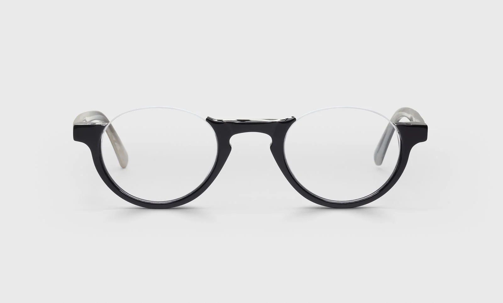 Vice Chair Color 18 - Black front with horn temples