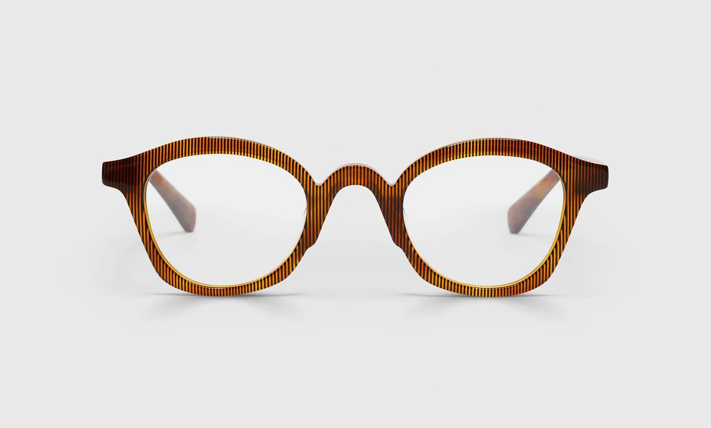 Charlatan Color 04 - Blonde Pinstripe Front and Temples