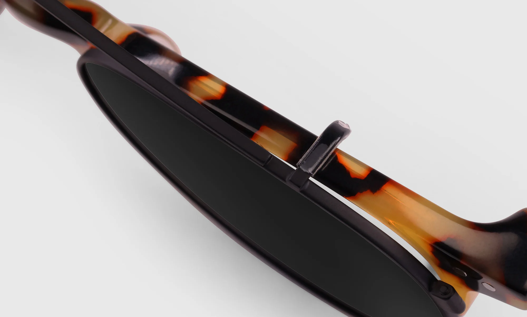 On Board Sunglass Clip On - Image 4